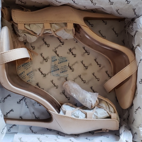 Lace up faux suede high heels - Picture 5 of 5